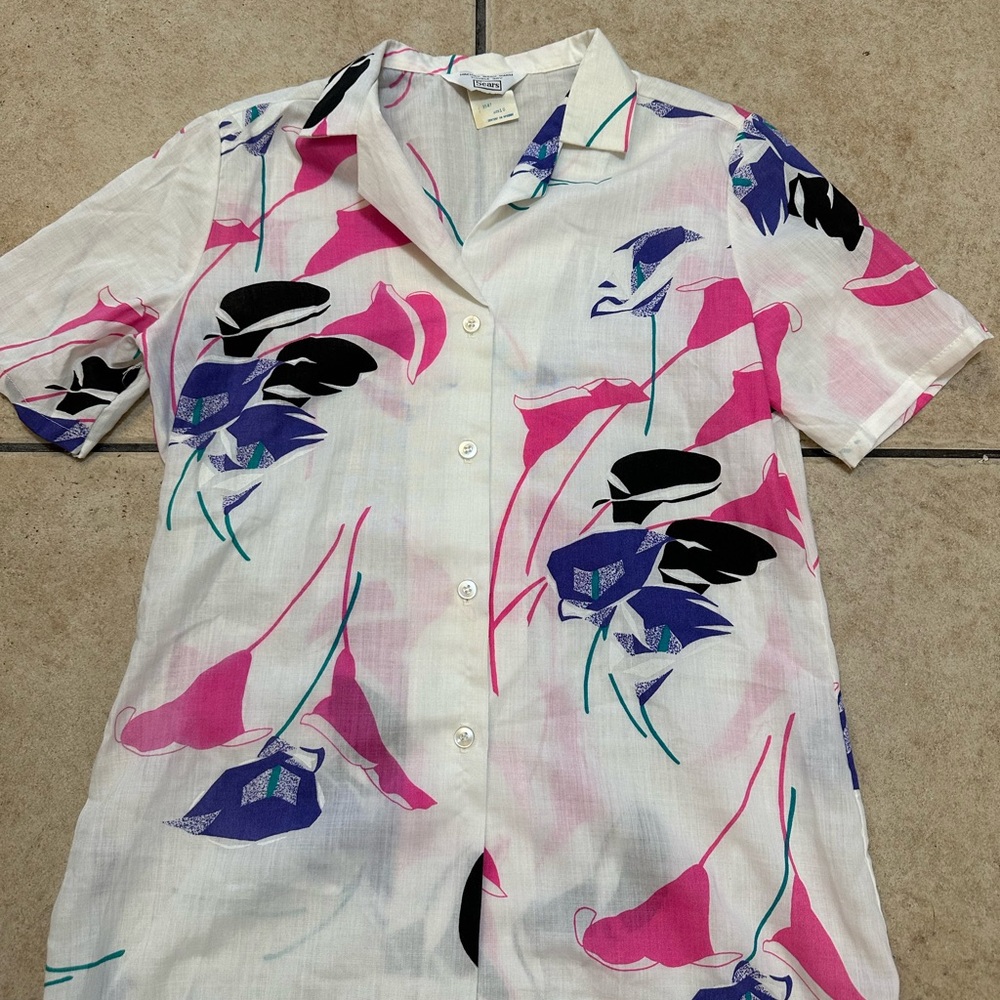 VintageSears White Short Sleeve Button-Up Floral Print Top - Pink, Purple, Black